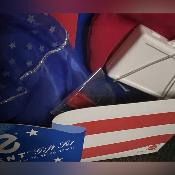 Vintage 1991 Limited Edition Mattel Toys R Us Barbie For President NIB - Picture 7 of 9